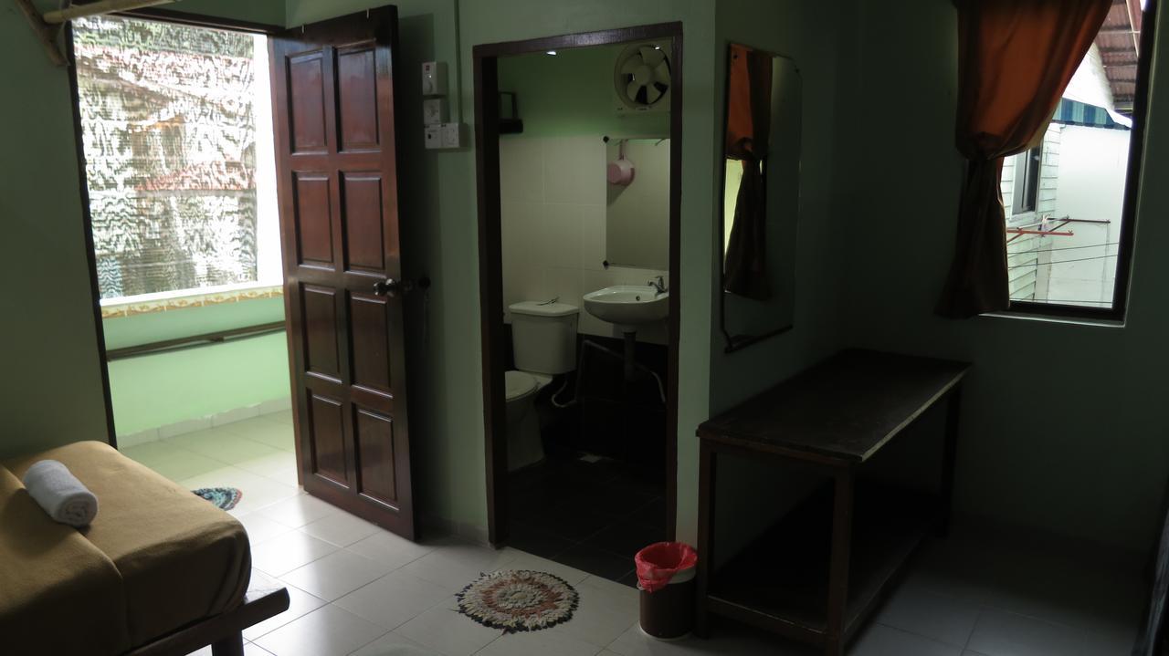 Pangkor Guesthouse Spk Kampong Sungai Udang Zewnętrze zdjęcie